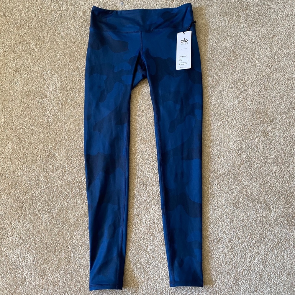 Alo Blue Camo leggings